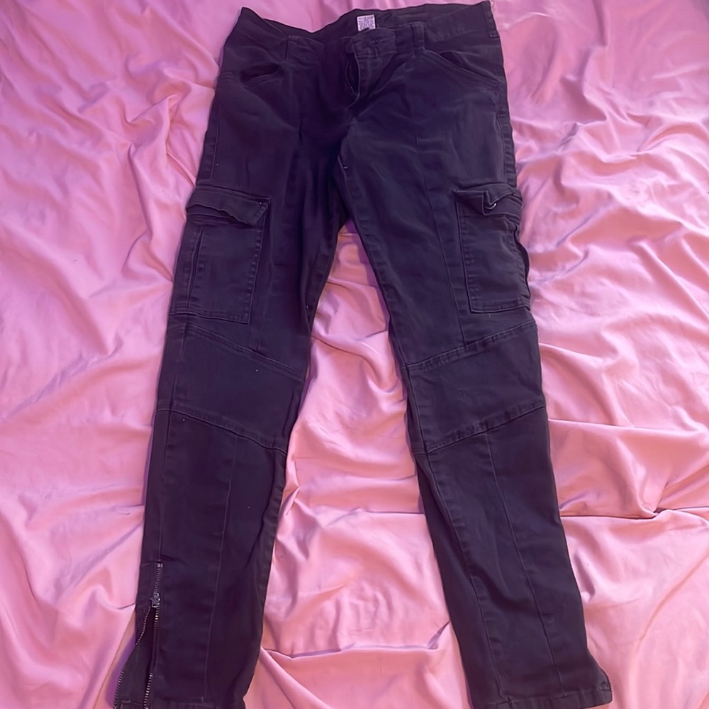 black low rise cargos